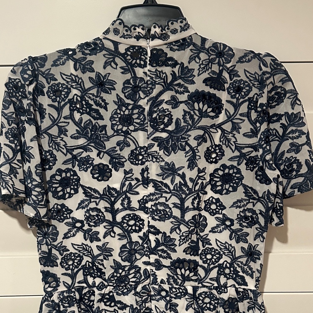 MICHAEL Michael Kors embroidered Navy and White Floral Dress- size 4 - Picture 5 of 6